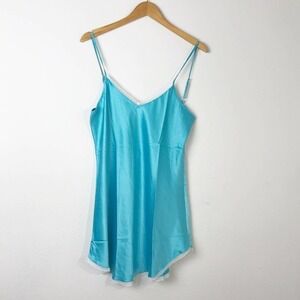 Linda Hartman for Bare Necessities Blue Chemise Size M